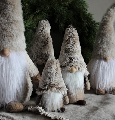 Cozy Santa Noel från Majas Cottage med hattar och skägg