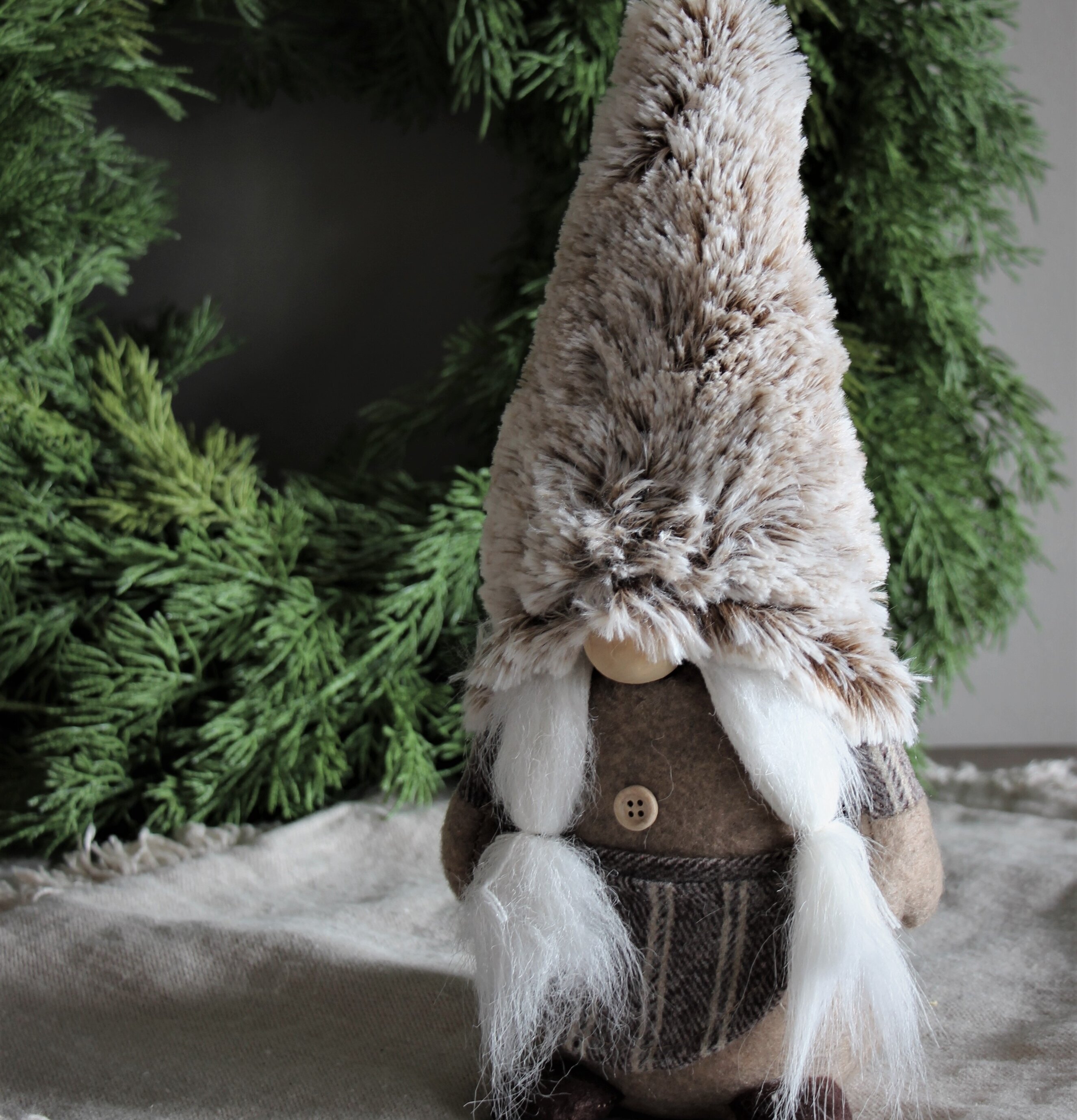 Cozy Santa Noelle från Majas Cottage med beige filtmaterial