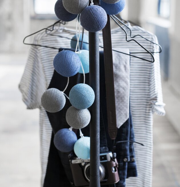 Ljusslinga Ocean Blue 35 Bollar från Iris Lights i rum