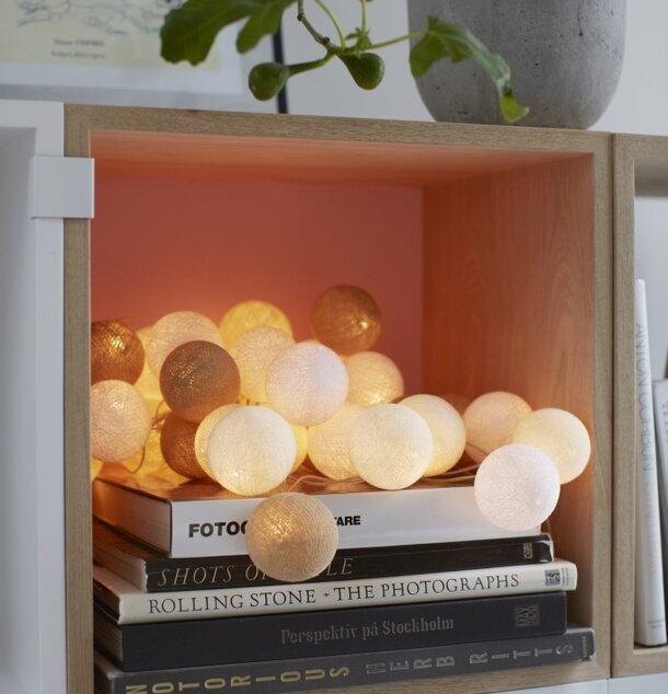 Ljusslinga Creamy White 35 Bollar från Iris Lights i hylla