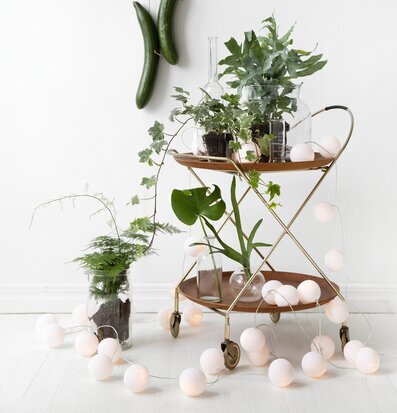 Ljusslinga Pure White 20 Bollar från Iris Lights i rum