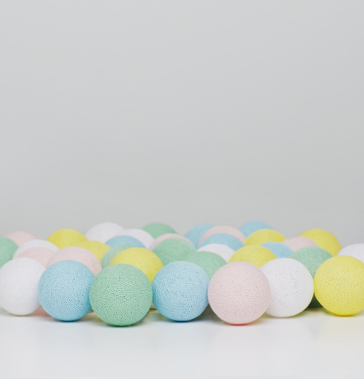 Ljusslinga Fairy Tale 20 Bollar från Iris Lights i pastell