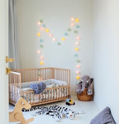 Ljusslinga Fairy Tale 20 Bollar från Iris Lights i barnrum