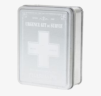 Box Pharmacie stor från By ON i metall med vit text och kors