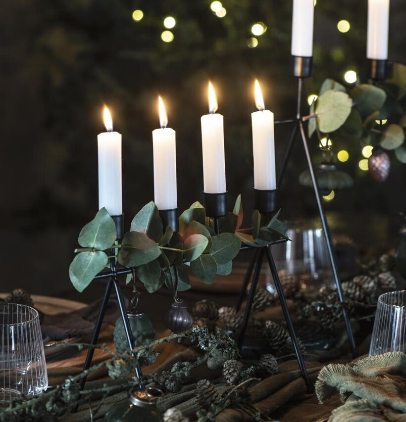 Ljusstake Svart Liten från IB Laursen på dekorerat bord