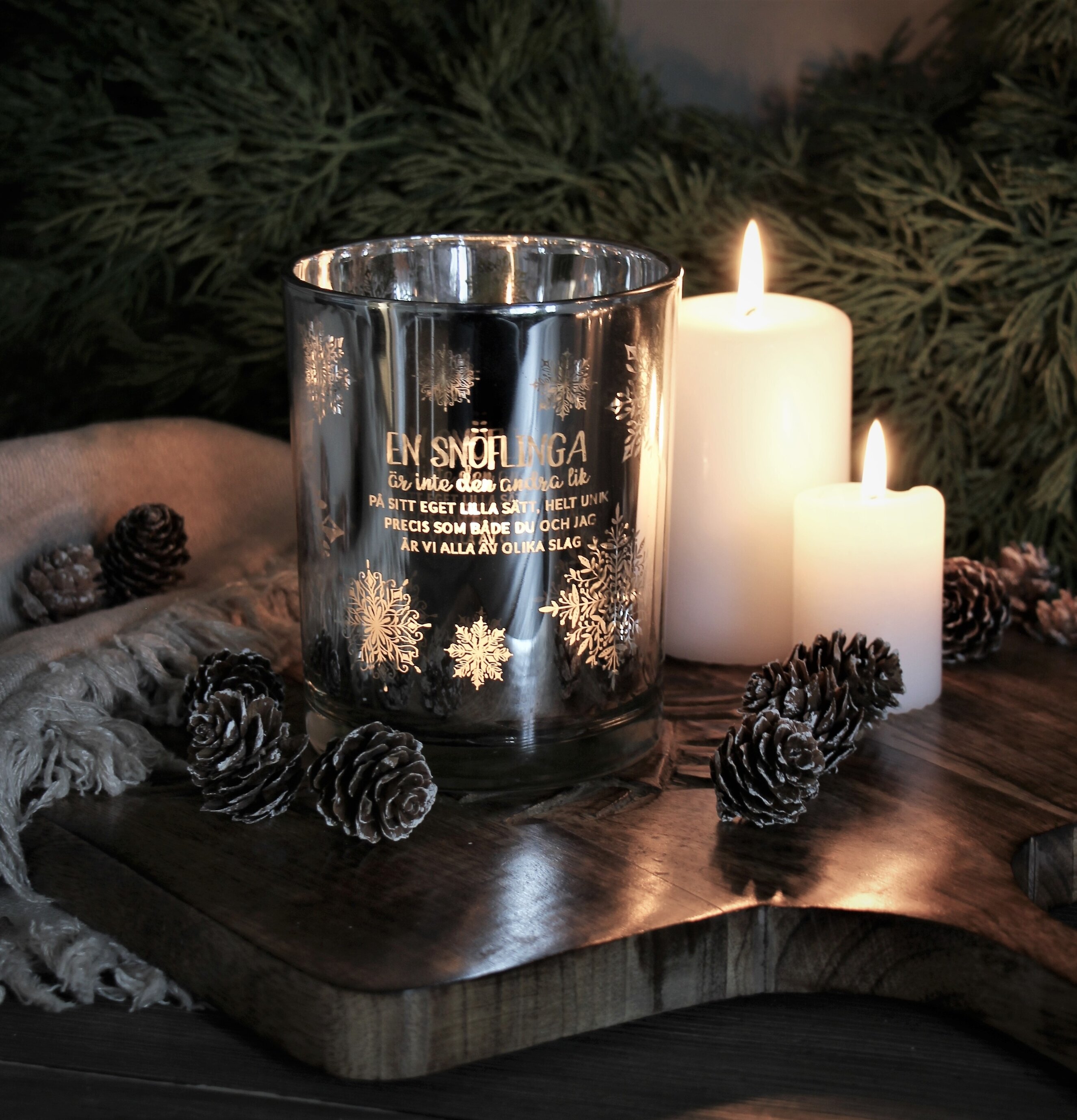 Bild av mysig heminredning med ljus och naturdetaljer