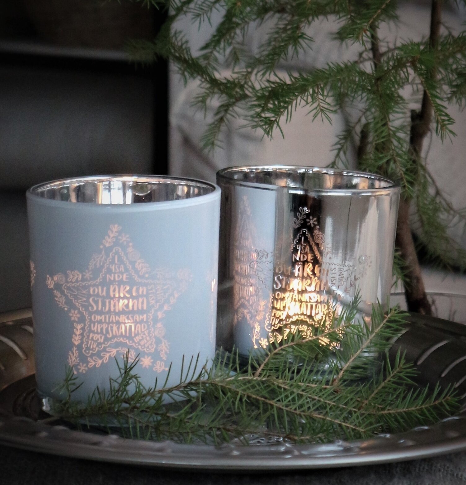 Ljuslykta Du Är En Stjärna Vit från Majas Cottage med grankvistar