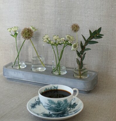 Stumpastaken Mini Vase 4-Pack från Stumpastaken med blommor