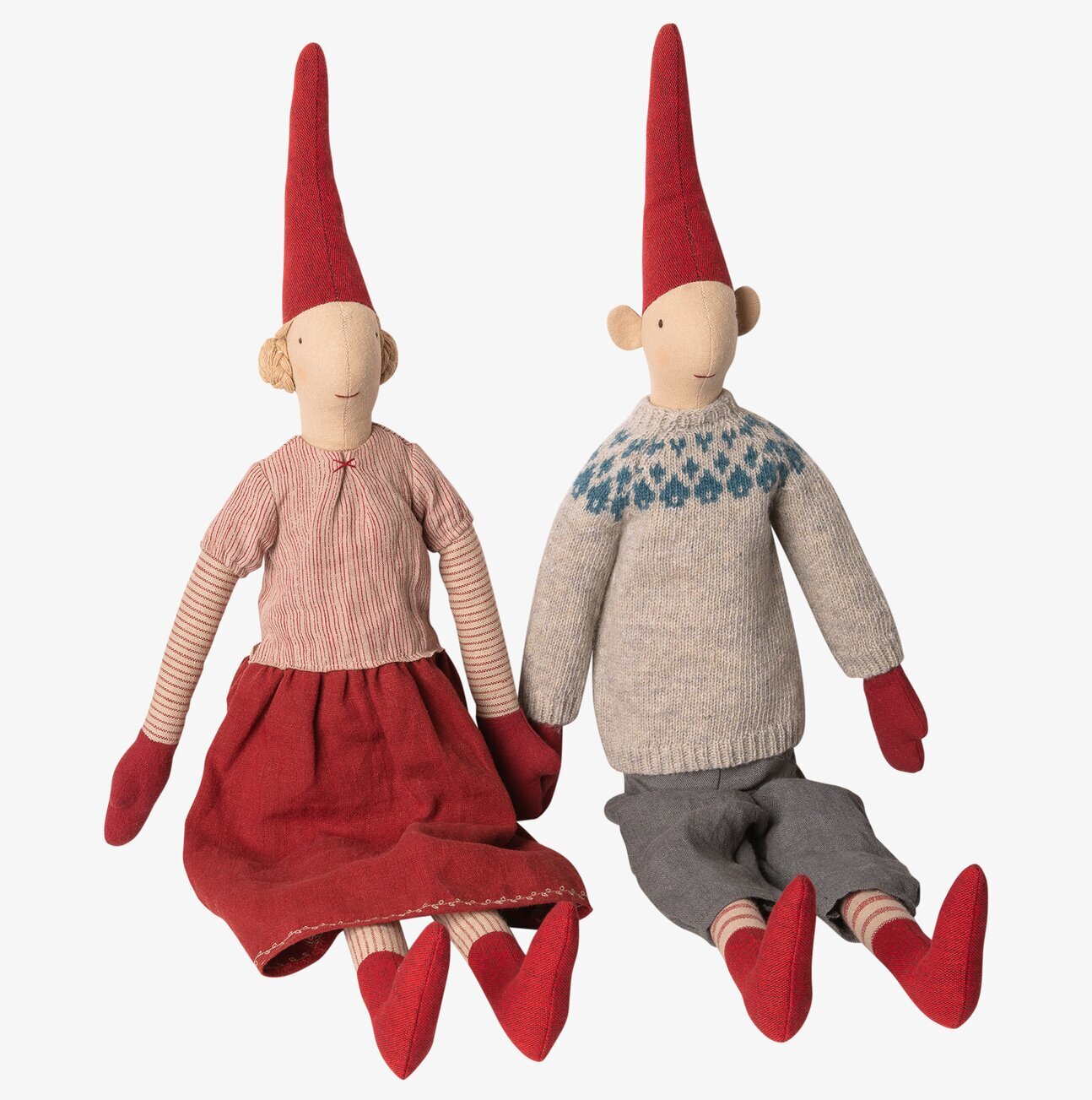 Maxi Pixy Lars från Maileg bredvid en annan Maileg-figur