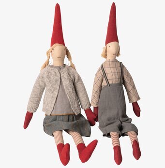 Maxi Pixy Lukas från Maileg i detaljerade nordiska kläder