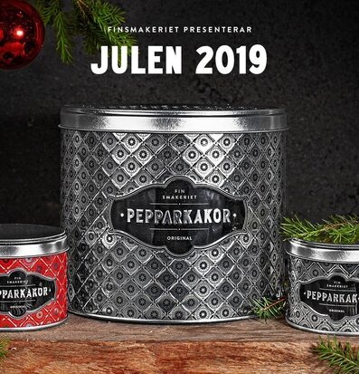 Bild av pepparkaksburkar i julig och hemtrevlig miljö