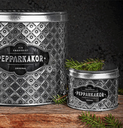 Bild av eleganta pepparkaksburkar i festlig miljö