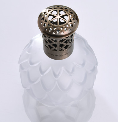 Doftlampa Artichoke White från Maison Berger Paris