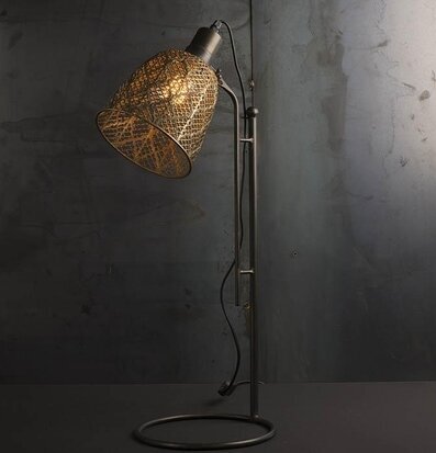 Bordslampa Indus Metall från Multi Agentur med metallnät