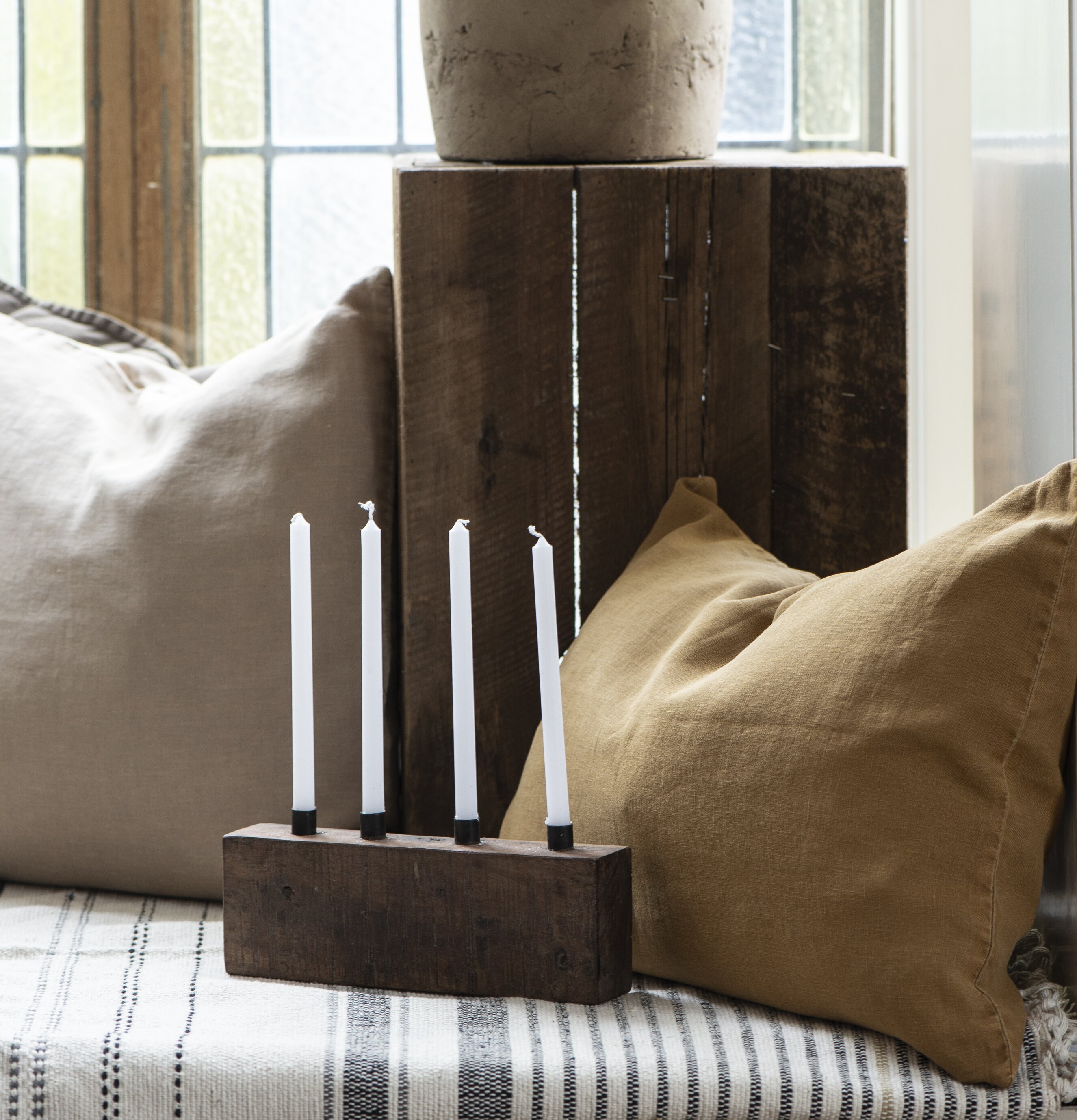 Ljusstake 4 Julgransljus från IB Laursen på en bänk