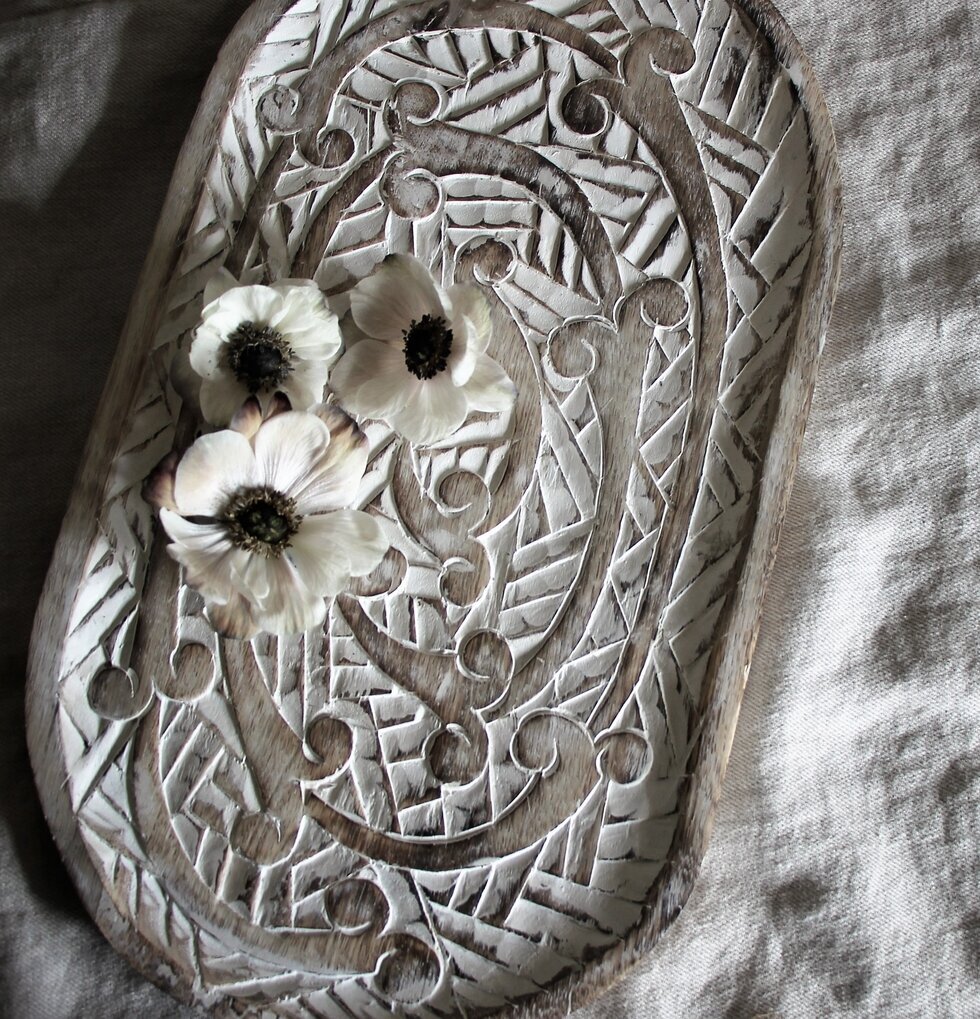 Träfat Fleur Ovalt Whitewash från Majas Cottage med blommor