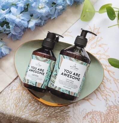 Handtvål - You Are Awesome från The Gift Label i dekorativ miljö