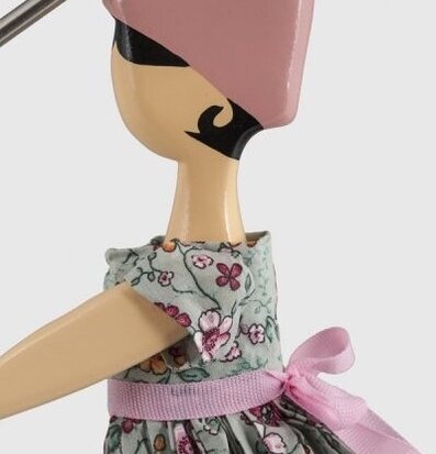 Bordslampa Anthia från Skitso med unik och detaljrik design