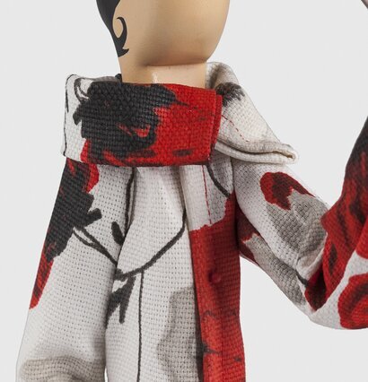 Bordslampa Riana från Skitso med handmålad träfigur