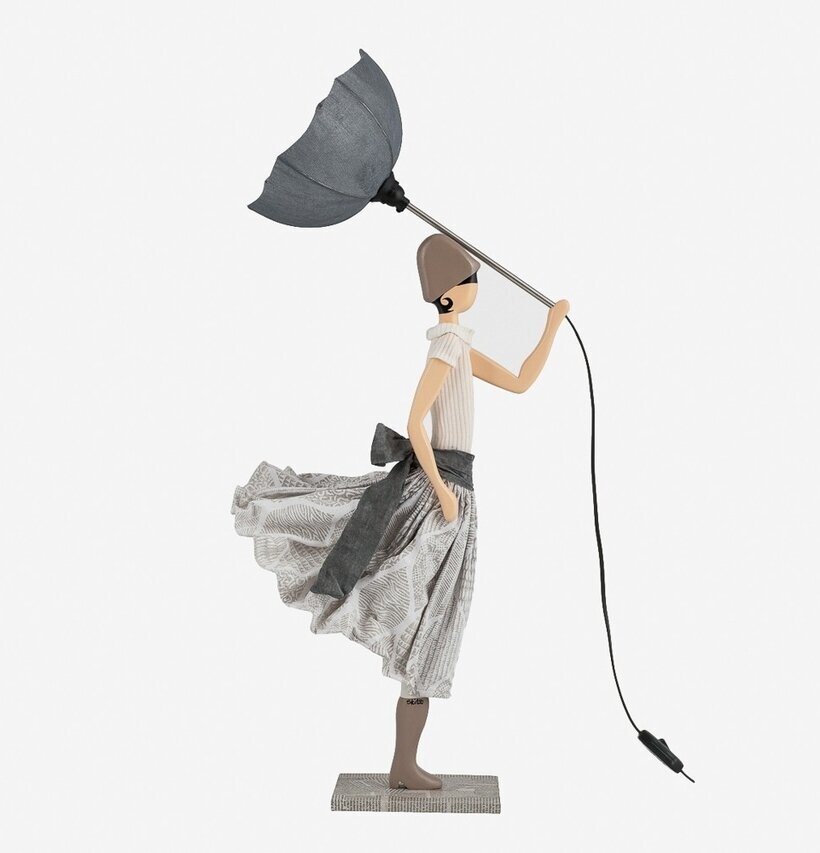 Bordslampa Vrisihida från Skitso, kvinna med paraply