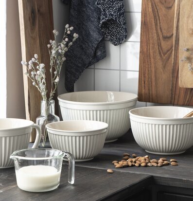 Skålset Mynte Butter Cream från IB Laursen på träbänkskiva