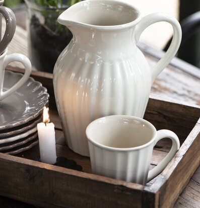 Kanna Mynte Butter Cream från IB Laursen på rustikt träbord