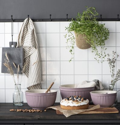 Skålset Mynte Lavender från IB Laursen på mörk träbänk