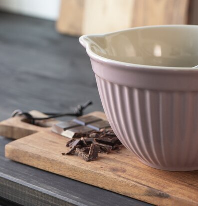 Vispskål Mynte Lavender från IB Laursen i hemtrevligt kök