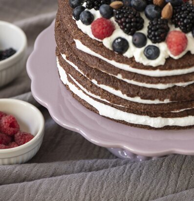 Tårtfat Mynte Lavender från IB Laursen med chokladtårta