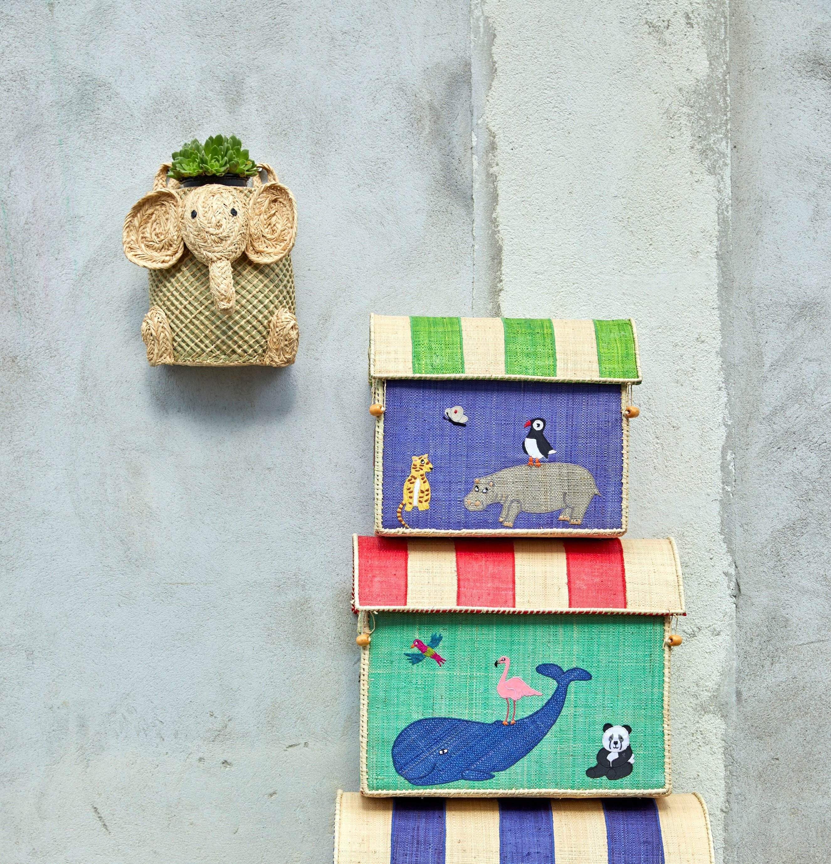 Förvaringskorg Vägg Elefant från Rice på betongfärgad vägg