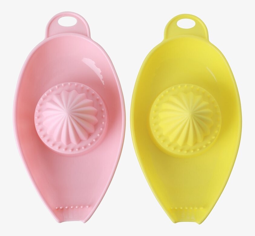 Citruspress från Rice i ljusrosa och klar gul plast