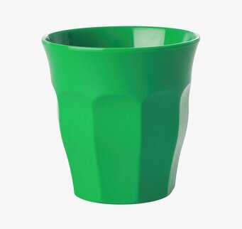 Foto av grön mugg med somrig och tidlös design