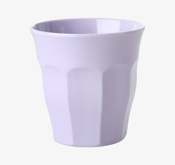 Bild av en pastellfärgad mugg med elegant design