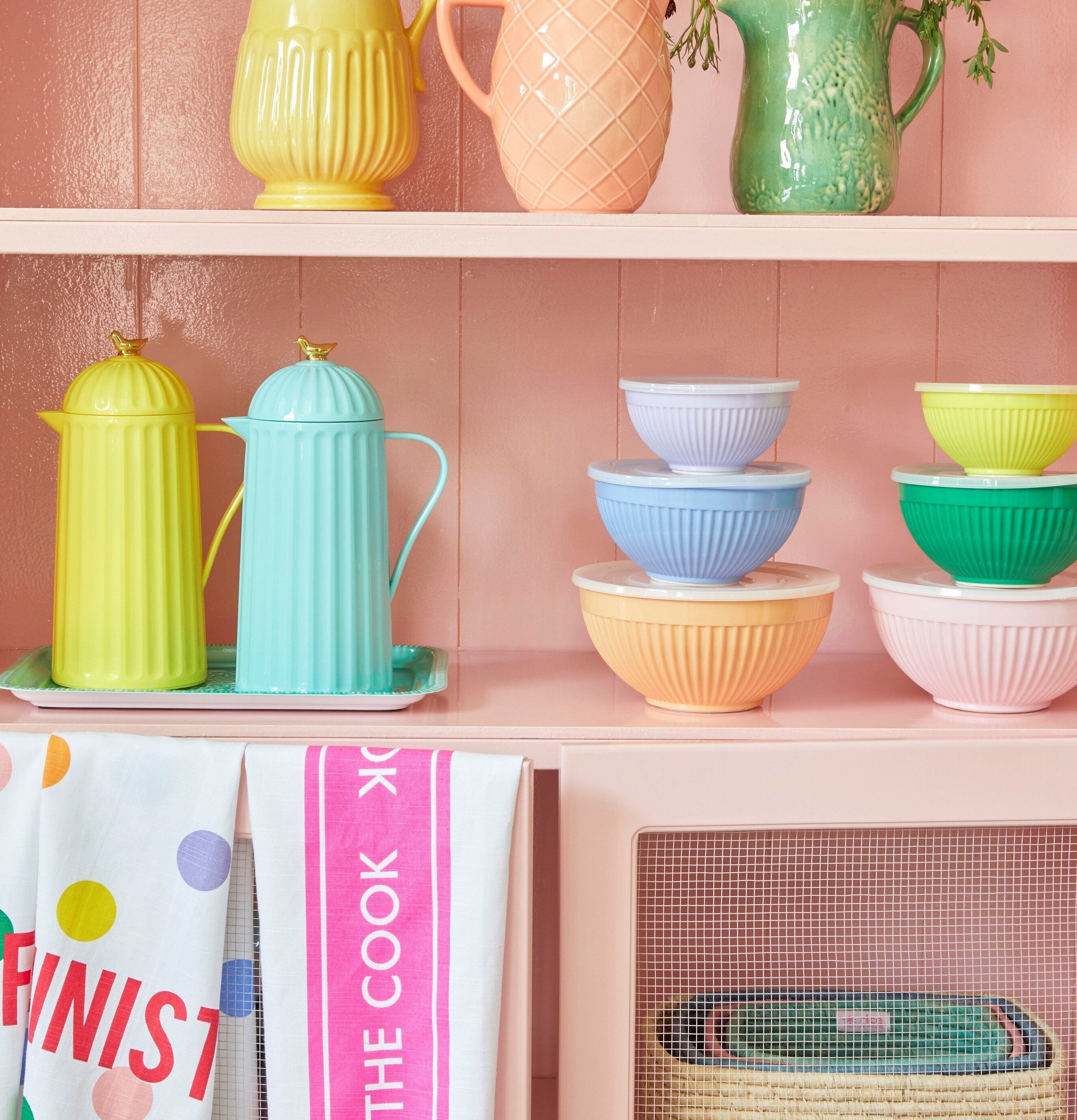 Termos Gold Bird Dark Mint från Rice på rosa hylla