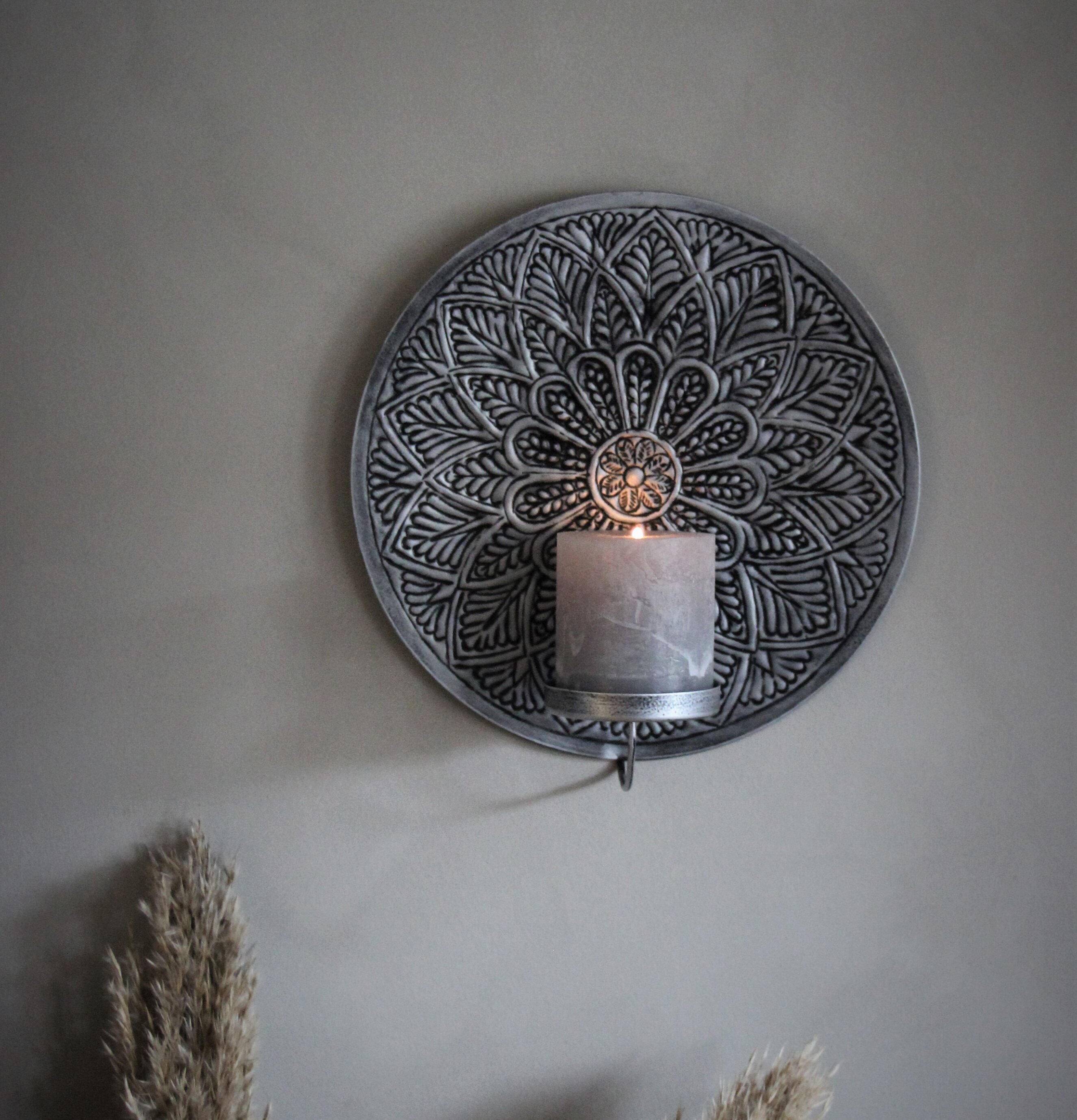 Bild av elegant väggljusstake i harmonisk interiör