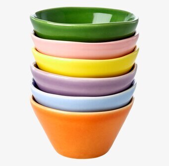Dippskål från Rice i sex färger, staplade på varandra