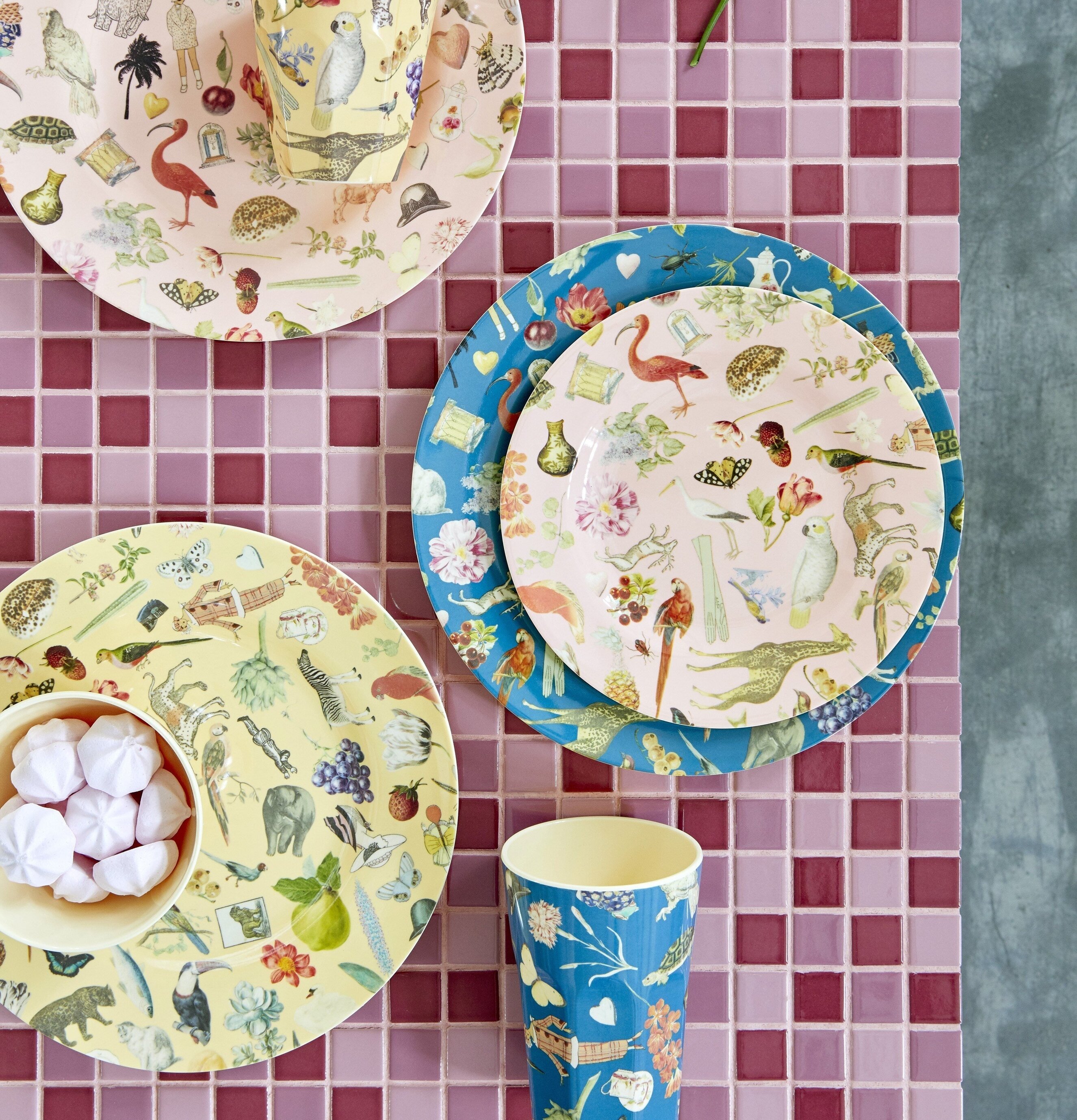 Tallrik Creme Art Print från Rice med färgglada mönster