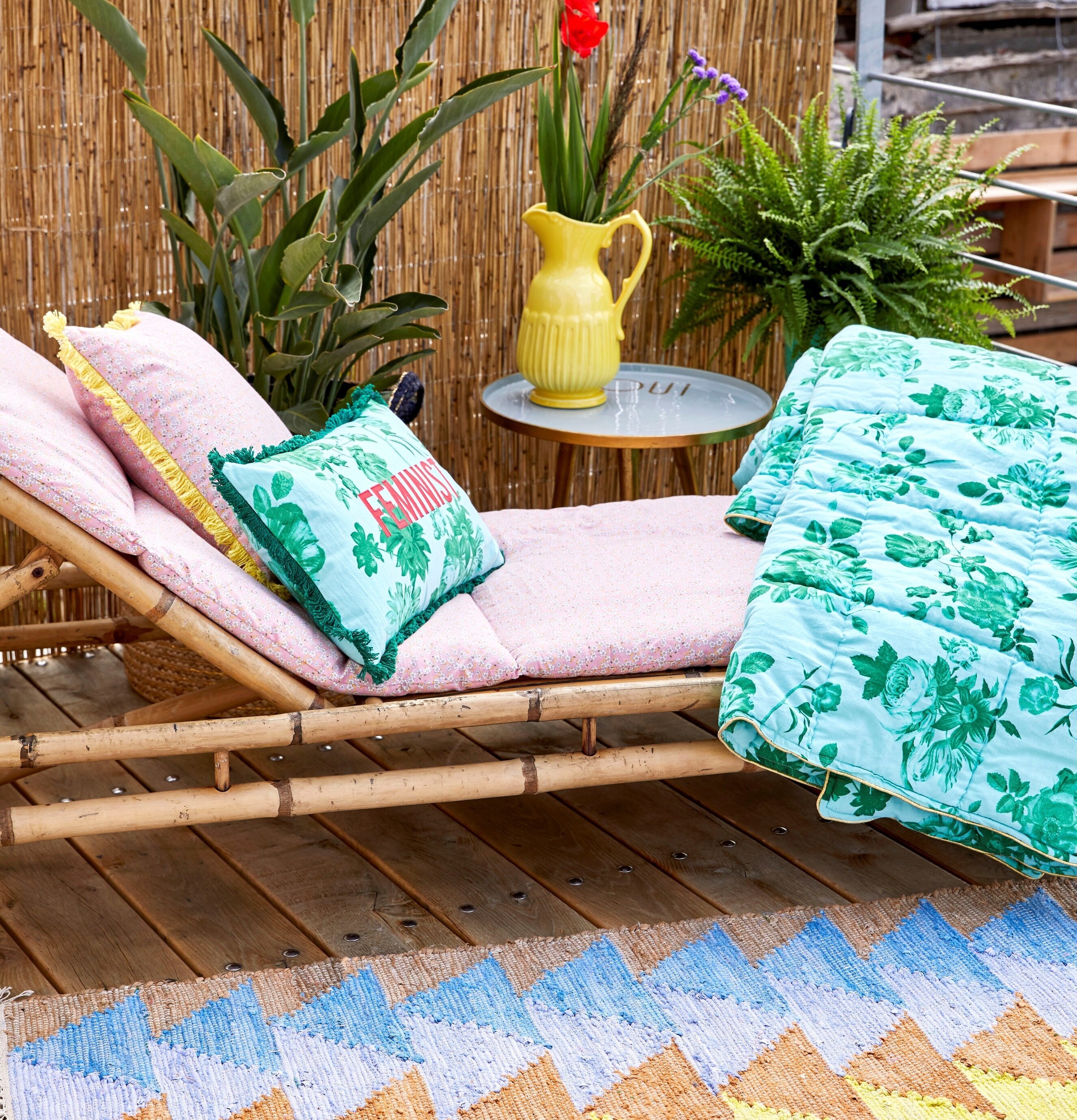 Strandbädd Pink Small Flower Print från Rice med blommor