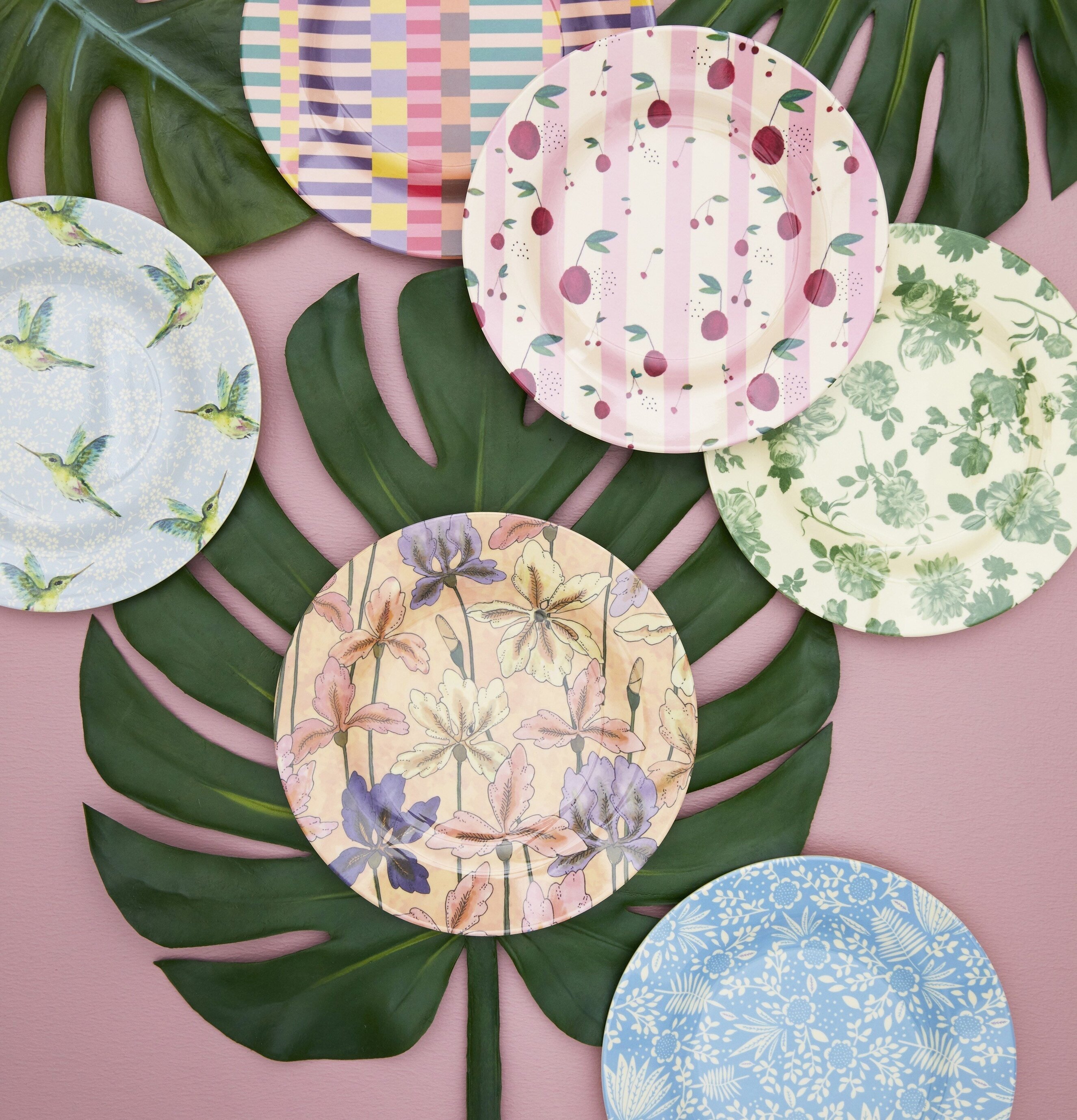 Assiett Blue Fern & Flower Print från Rice med naturmotiv