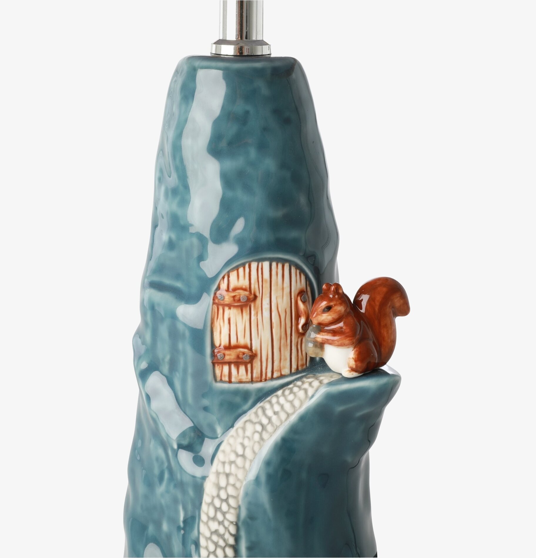 Bordslampa Ekorre Large från Rice med stubbe och ekorre