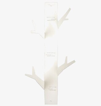 Hängare Björk Vit från Pluto Produkter på neutral vägg