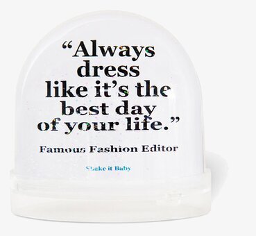 Snöglob Anna Iconic M från Shake it Baby med inspirerande citat