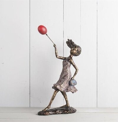Figurin - Flicka Med Ballong från Multi Agentur, 30-40 cm