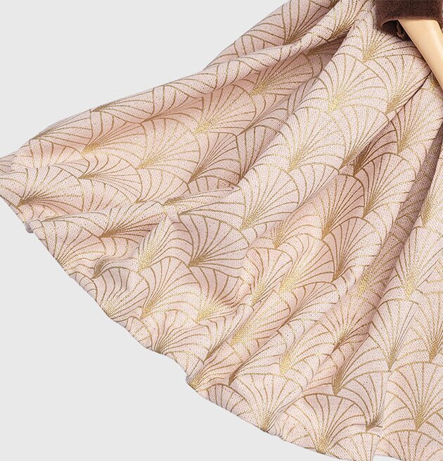 Bordslampa Sia från Skitso, kvinnlig torso med klänning