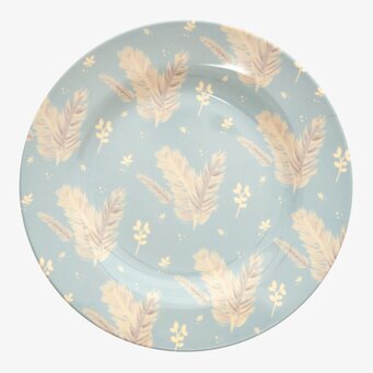 Assiett Feather Print från Rice med unikt fjädermönster