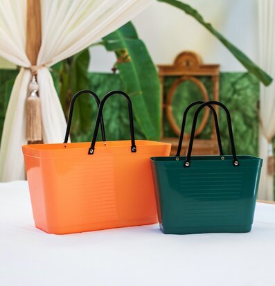 Väska Hinza Orange från Hinza, praktisk och färgstark