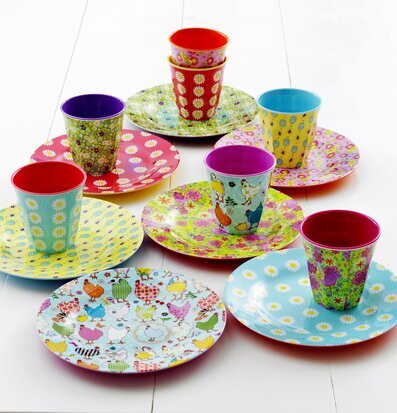 Assiette Clover från Rice: färgglada tallrikar och muggar