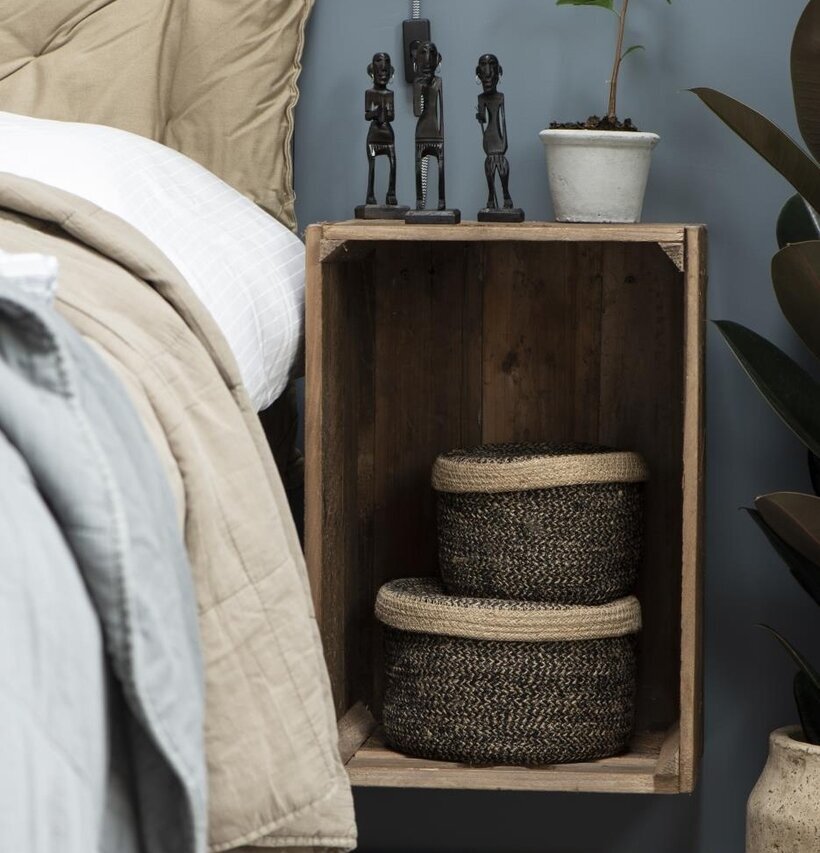 Trälåda PARIS från IB Laursen som hylla med dekorationer