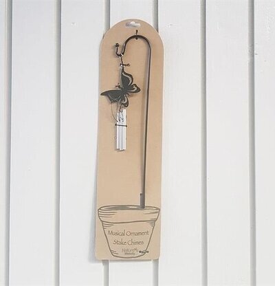 Blomstick Fjäril Vindspel från Multi Agentur i trädgård