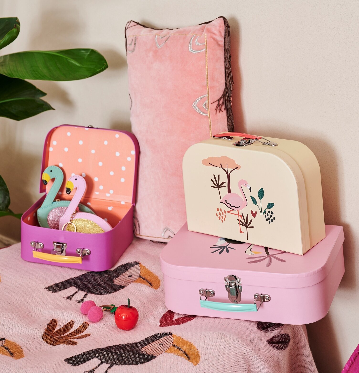 Väskor Cardboard Pink Jungle Animals Print från Rice